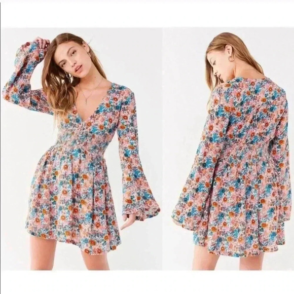 URBAN OUTFITTERS ELISE FLORAL SMOCKED DRESS S - Picture 1 of 6